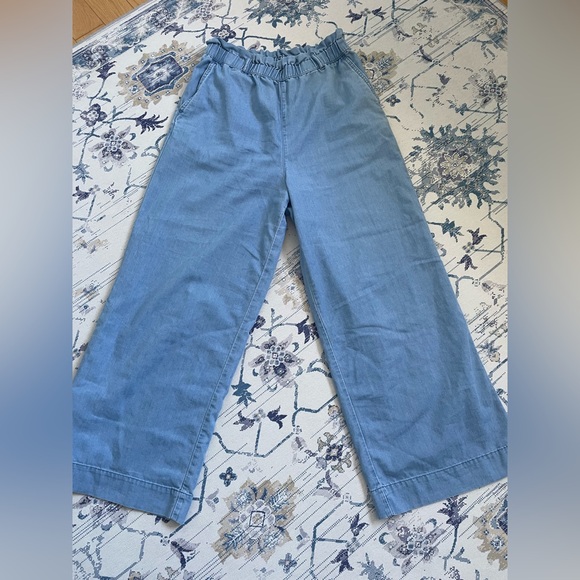 H&M Denim - H&M &Denim Girlfriend Fit Regular Waist Chambray Wide Leg Jeans-Size 8-NWOT